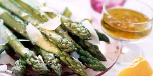 asperges-vertes-au-parmesan-vinaigrette-d-agrumes